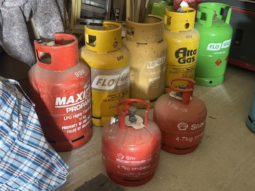 Gas bottles canisters patio - gas,